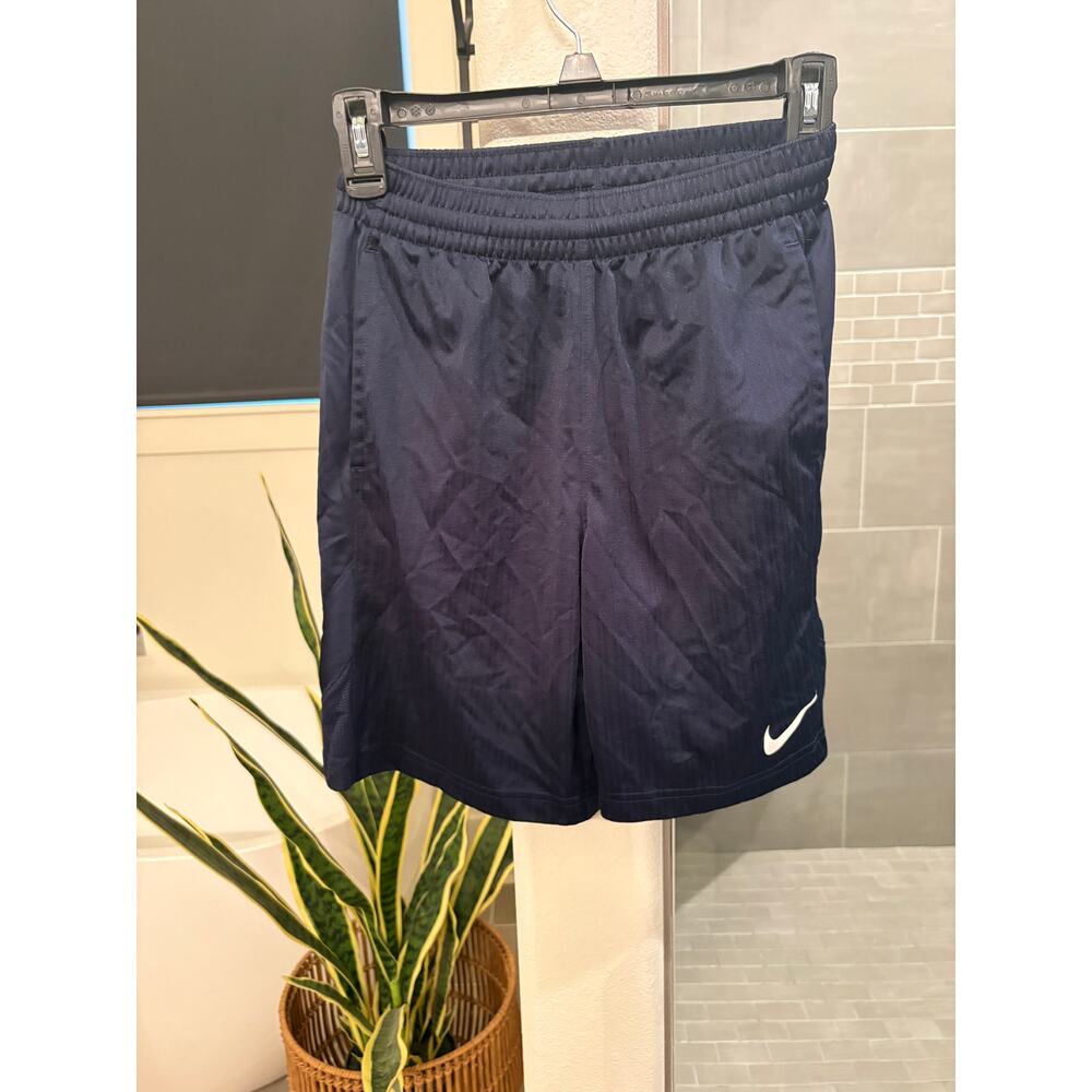 Nike Youth Medium shorts
